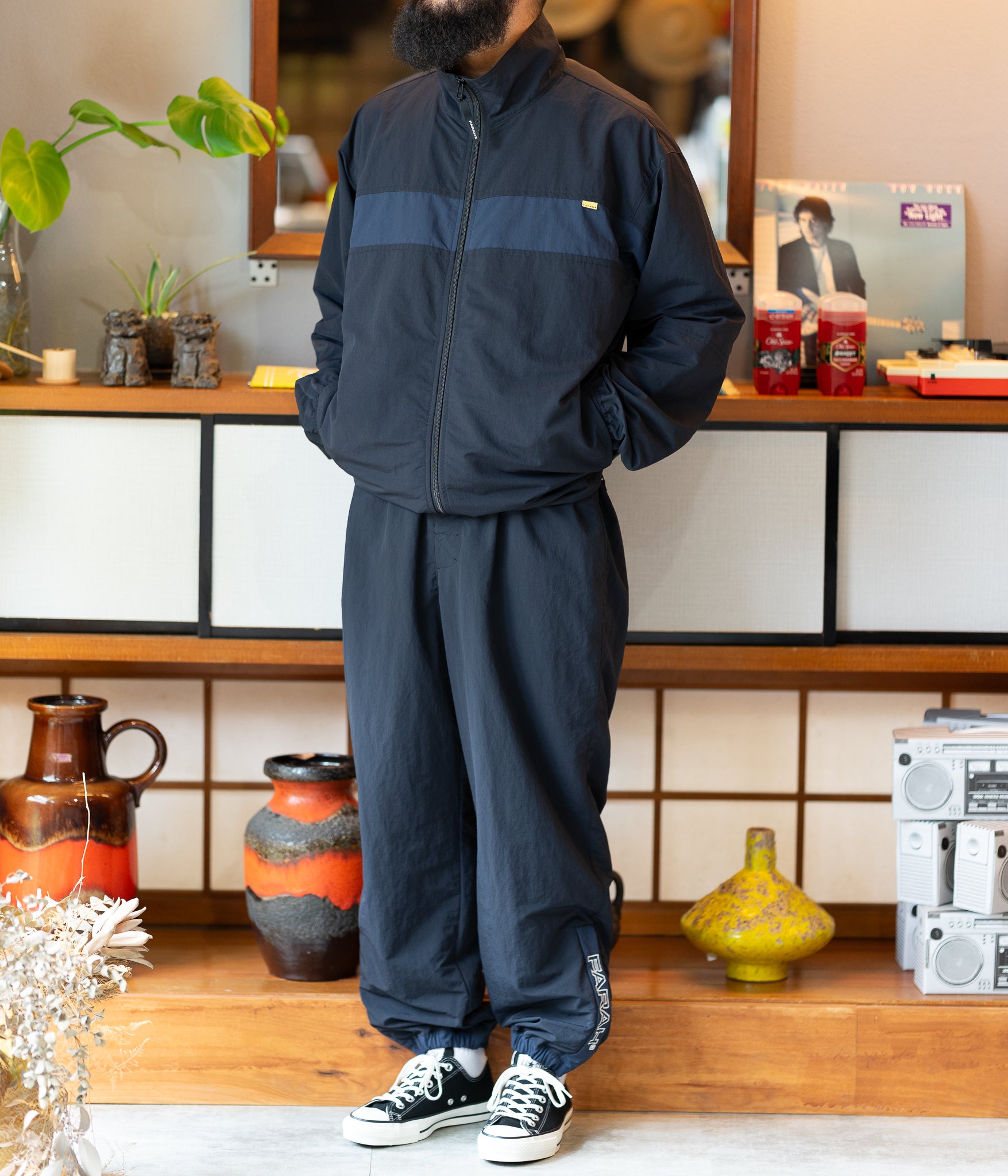 FARAH】ナイロンセットアップでスポーツミックススタイル。 – NƏW LIGHT